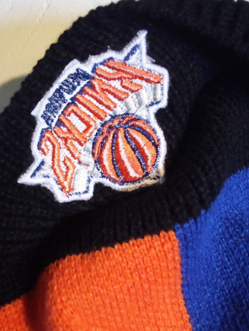 HISTORY ! New York Knicks NBA Knit Pom Beanie - Blue & Orange & Black NWT - Picture 4 of 8